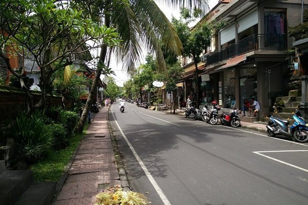 street-ubud-bali
